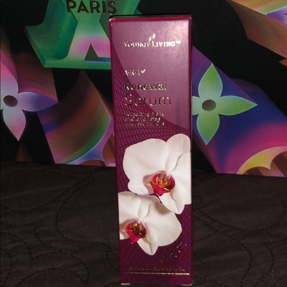 Young Living ART renewer serum NIB New In Box!